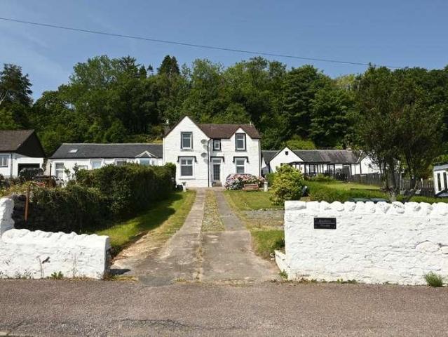 3 bed flat for sale