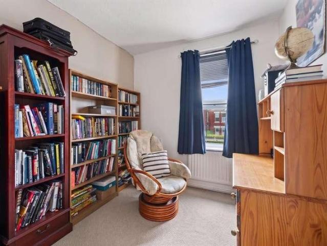 3 bed flat for sale