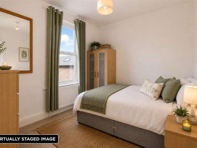3 bed flat for sale