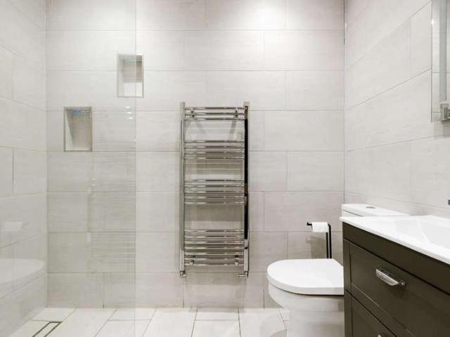 3 bed flat for sale