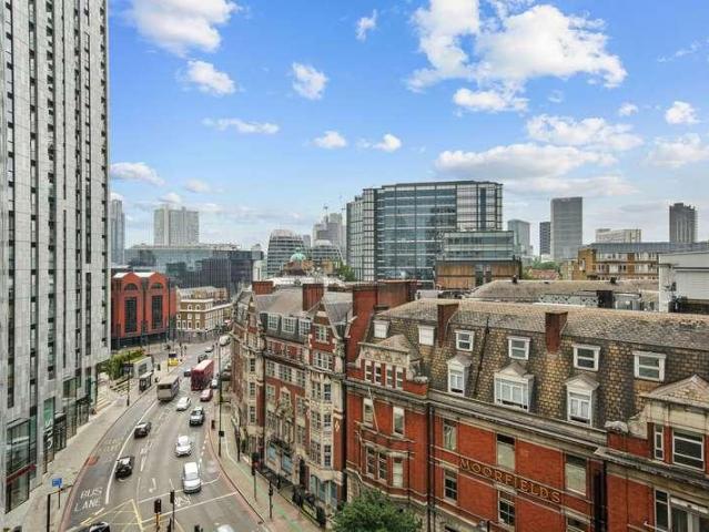 3 bed flat for sale