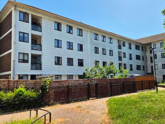 3 bed flat for sale