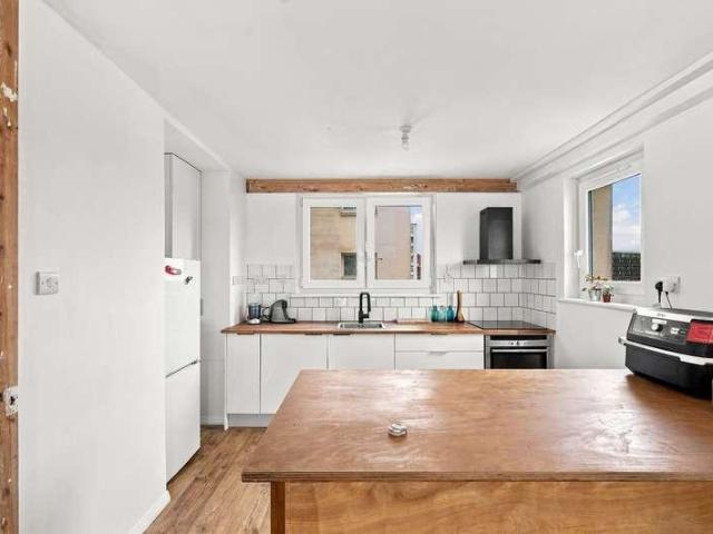 3 bed flat for sale