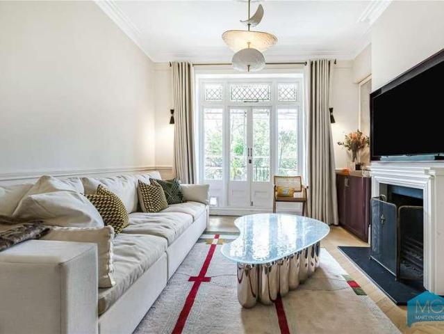 3 bed flat for sale