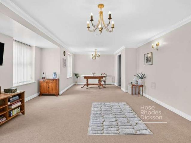 3 bed flat for sale