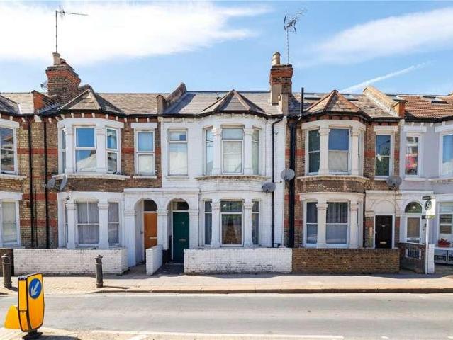 3 bed flat for sale