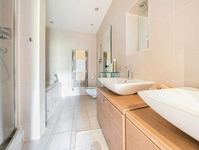 3 bed flat for sale