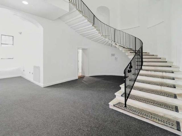 3 bed flat for sale