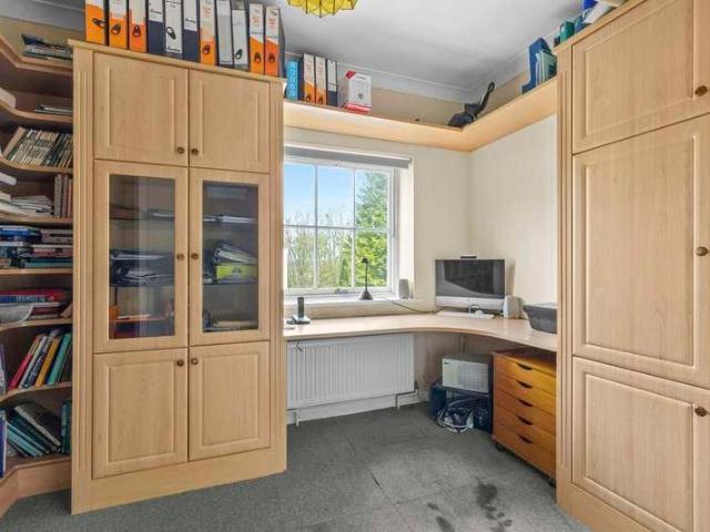 3 bed flat for sale