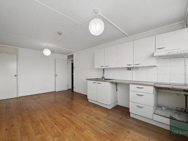 3 bed flat for sale