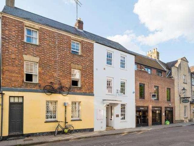 3 bed flat for sale