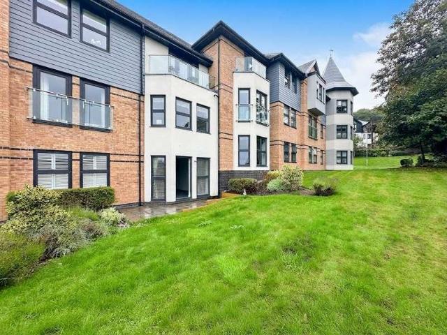 3 bed flat for sale
