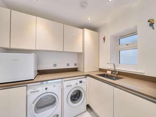 3 bed flat for sale