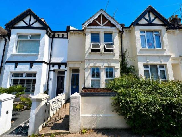 3 bed flat for sale