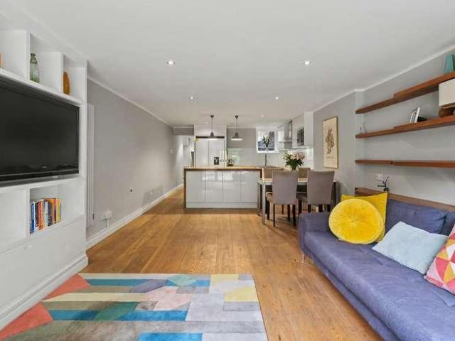 3 bed flat for sale
