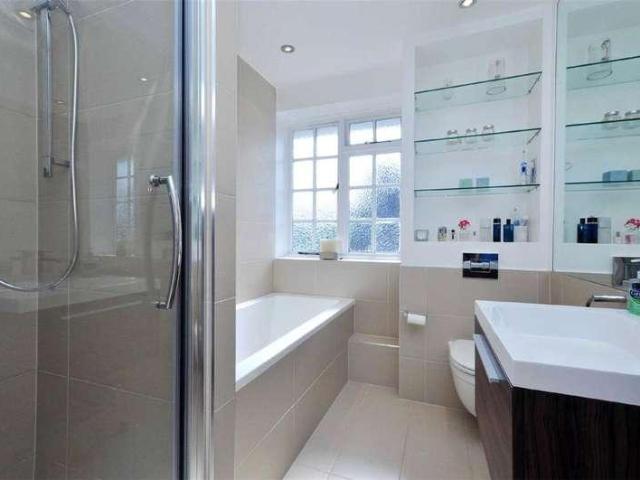 3 bed flat for sale