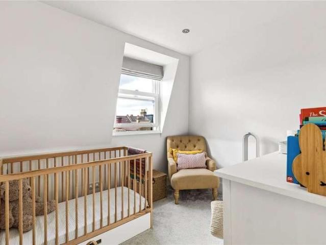 3 bed flat for sale