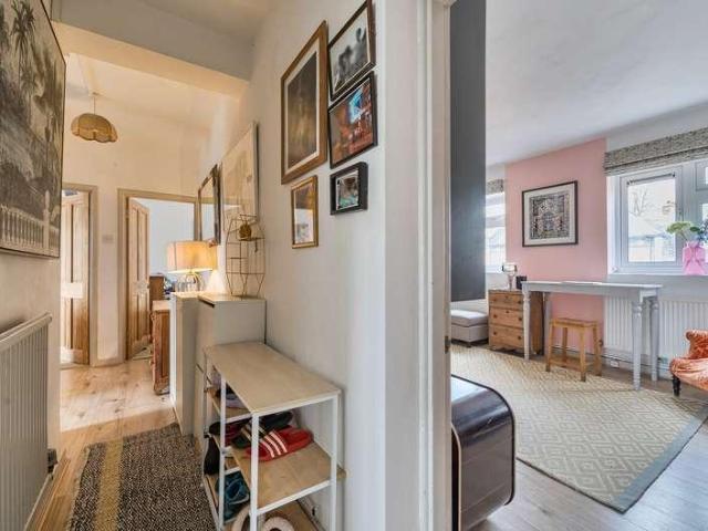 3 bed flat for sale