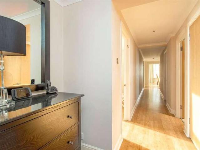 3 bed flat for sale