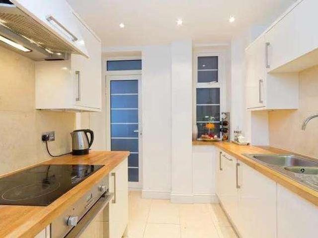 3 bed flat for sale