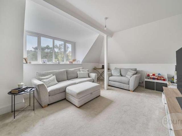 3 bed flat for sale