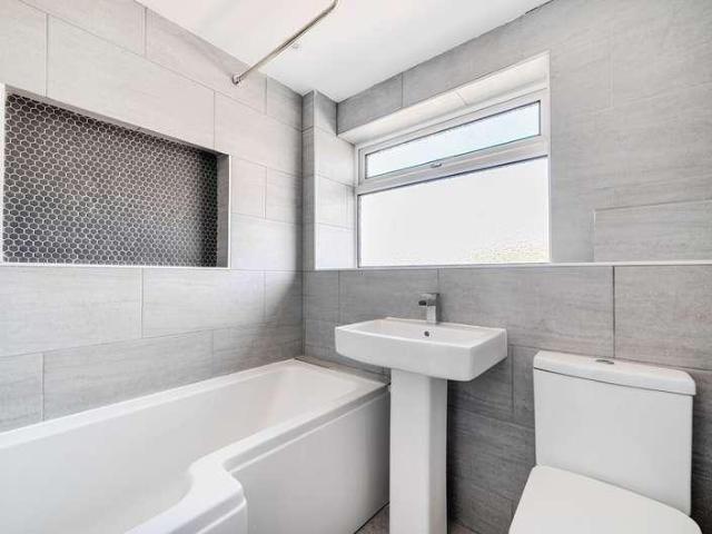 3 bed flat for sale