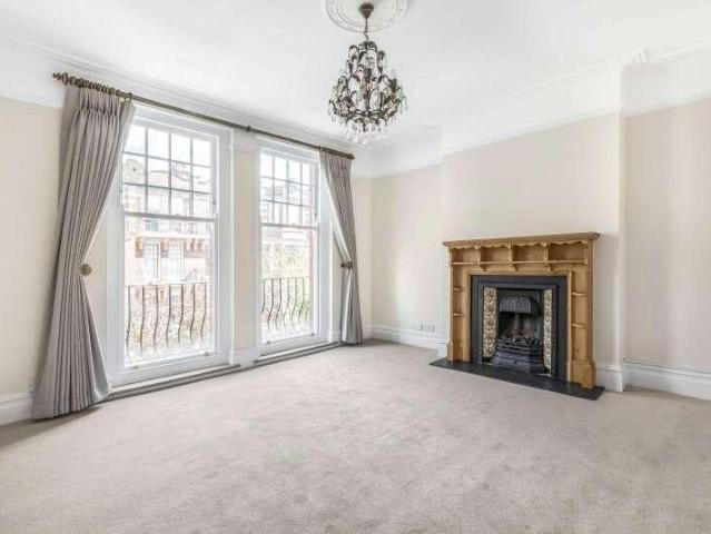 3 bed flat for sale