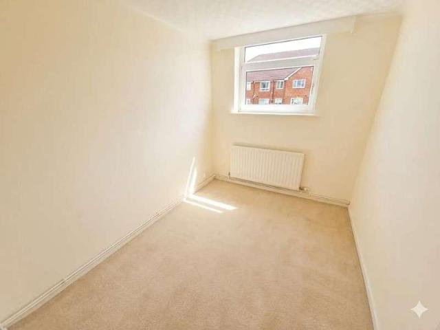 3 bed flat for sale
