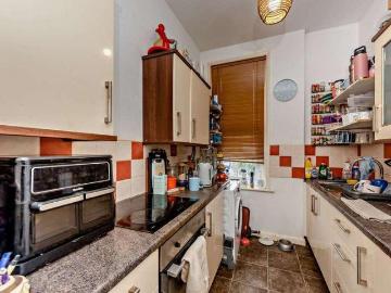 3 bed flat for sale