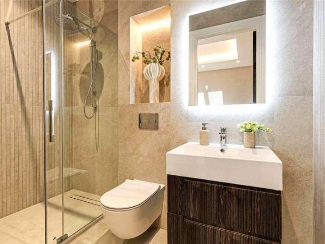 3 bed flat for sale