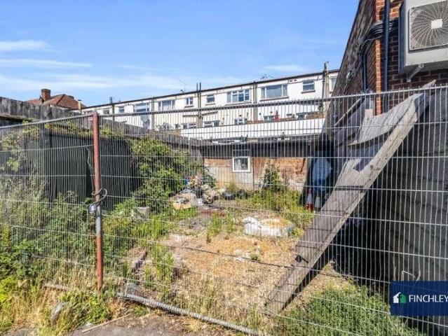 3 bed flat for sale