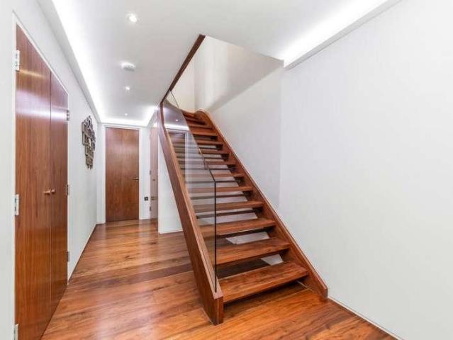 3 bed flat for sale