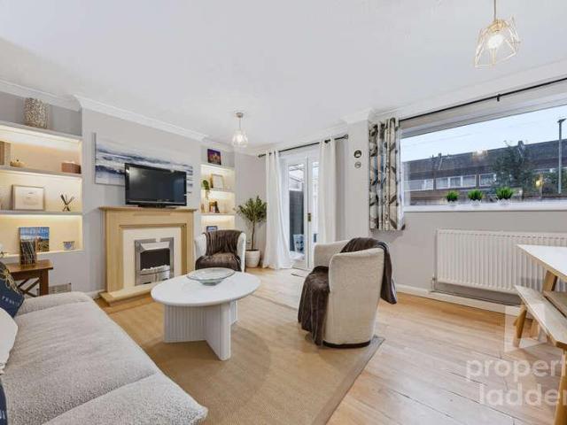 3 bed flat for sale