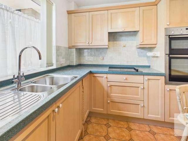 3 bed flat for sale