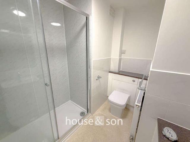 3 bed flat for sale