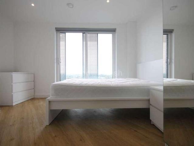 3 bed flat for sale