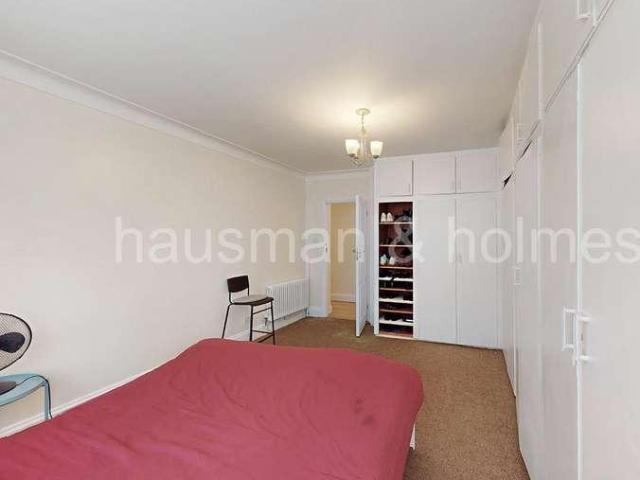 3 bed flat for sale