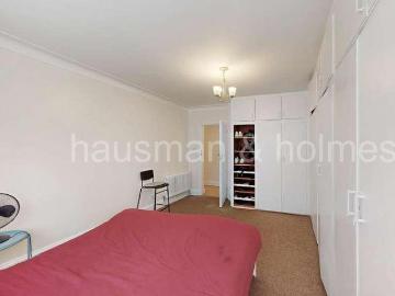 3 bed flat for sale