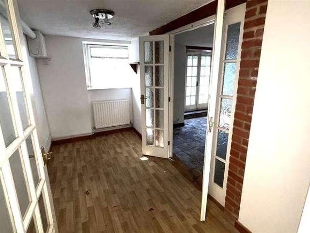 3 bed flat for sale