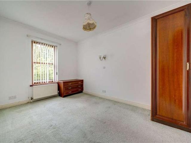 3 bed flat for sale