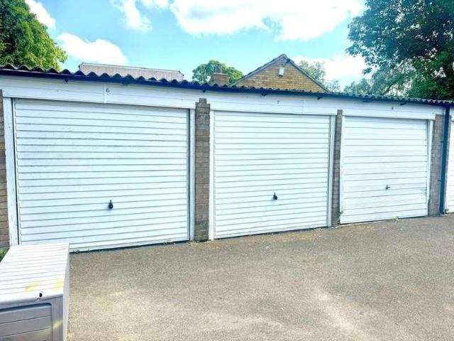 3 bed flat for sale