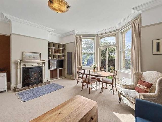 3 bed flat for sale
