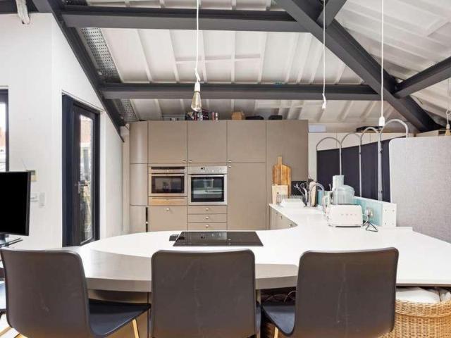 3 bed flat for sale