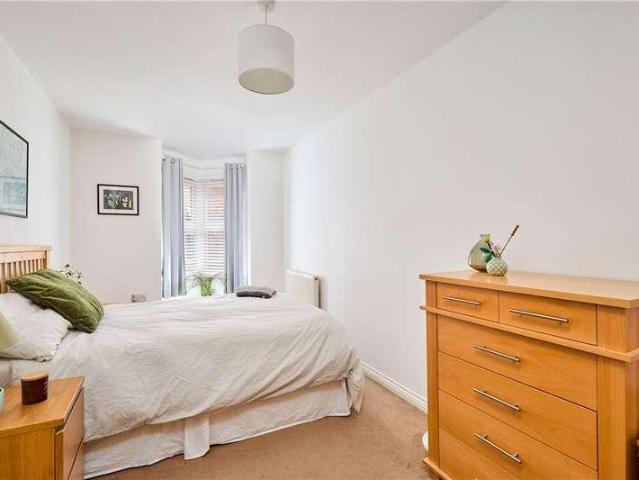 3 bed flat for sale