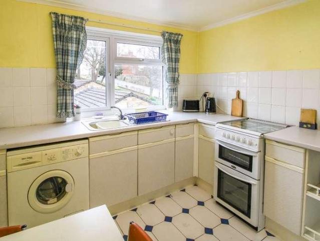 3 bed flat for sale