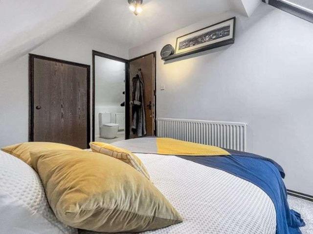 3 bed flat for sale
