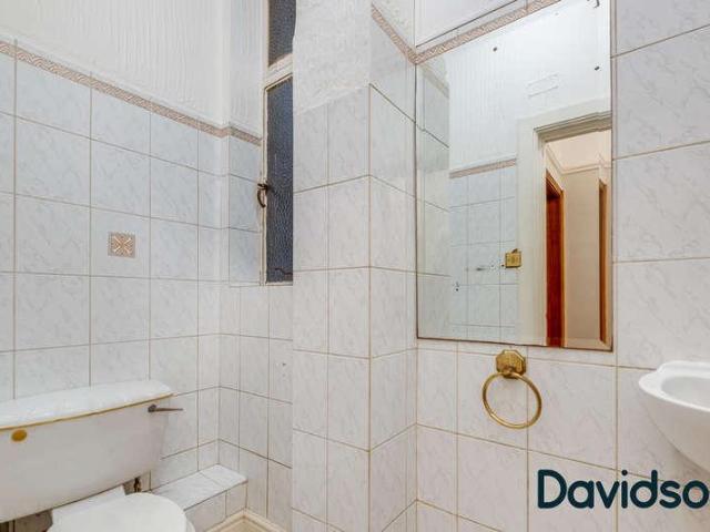 3 bed flat for sale