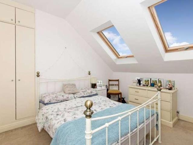 3 bed flat for sale