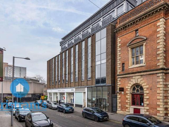 3 bed flat for sale