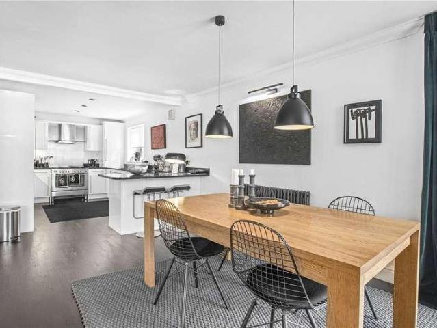 3 bed flat for sale